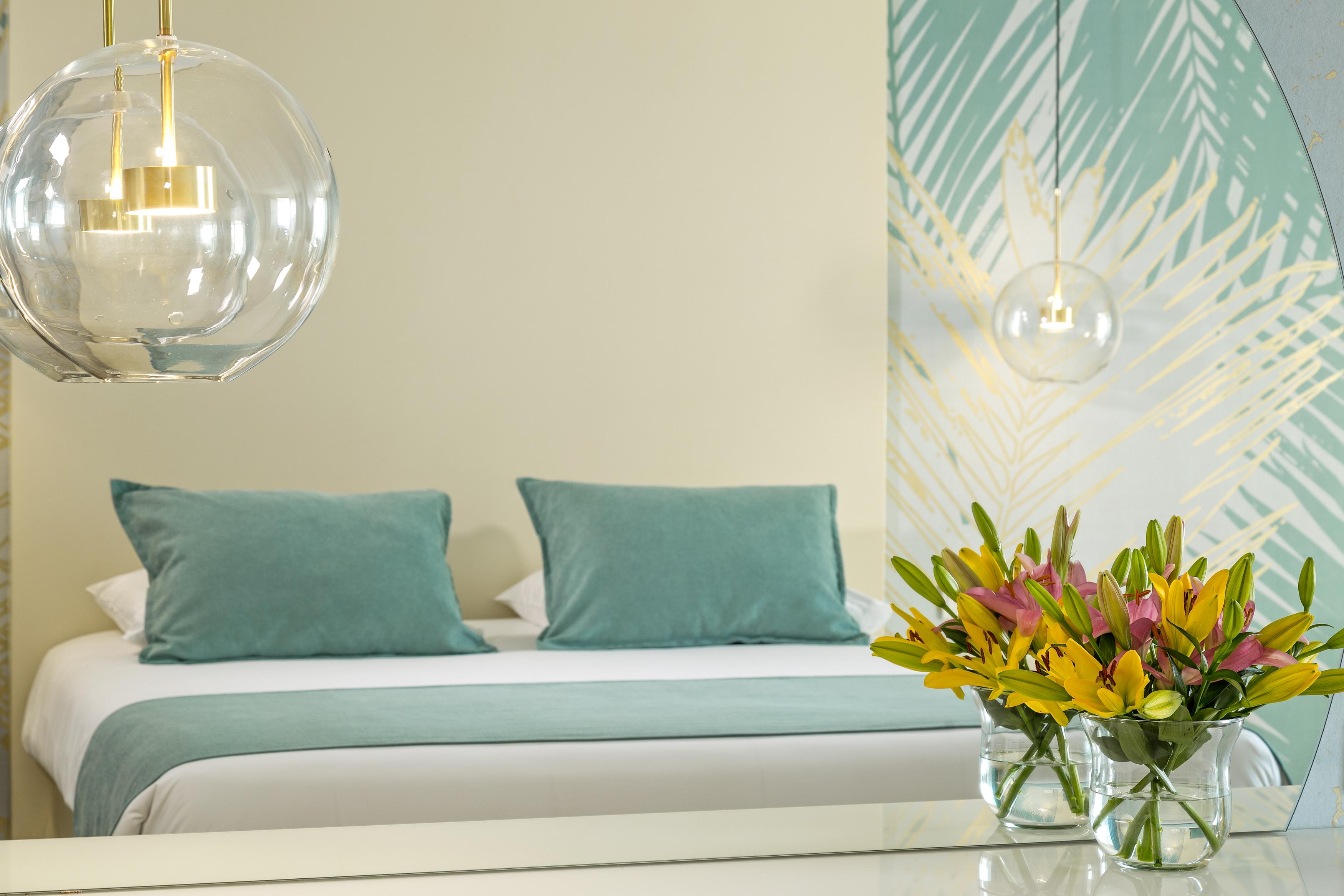 Ivi Mare - Designed For Adults By Louis Hotels Geroskipou Exteriör bild A bedroom at the hotel