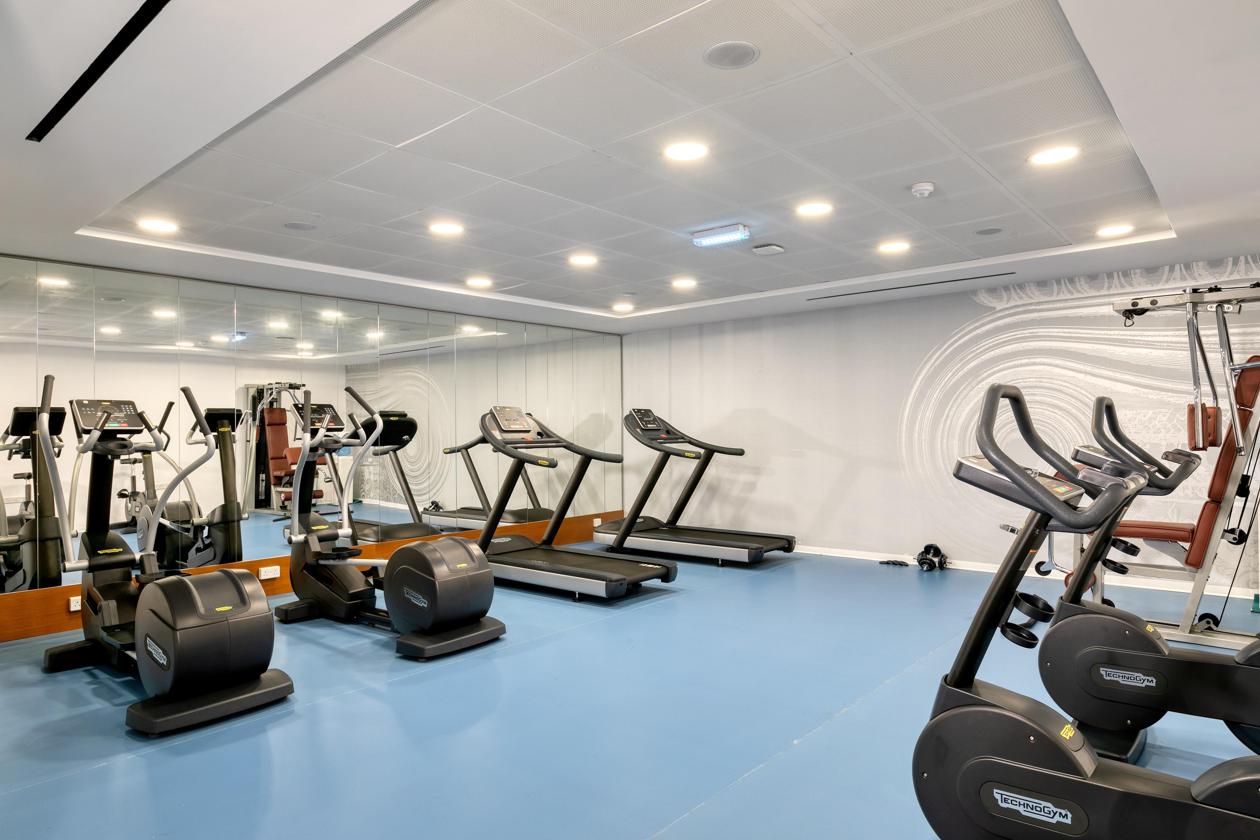 Ivi Mare - Designed For Adults By Louis Hotels Geroskipou Exteriör bild The gym at the hotel