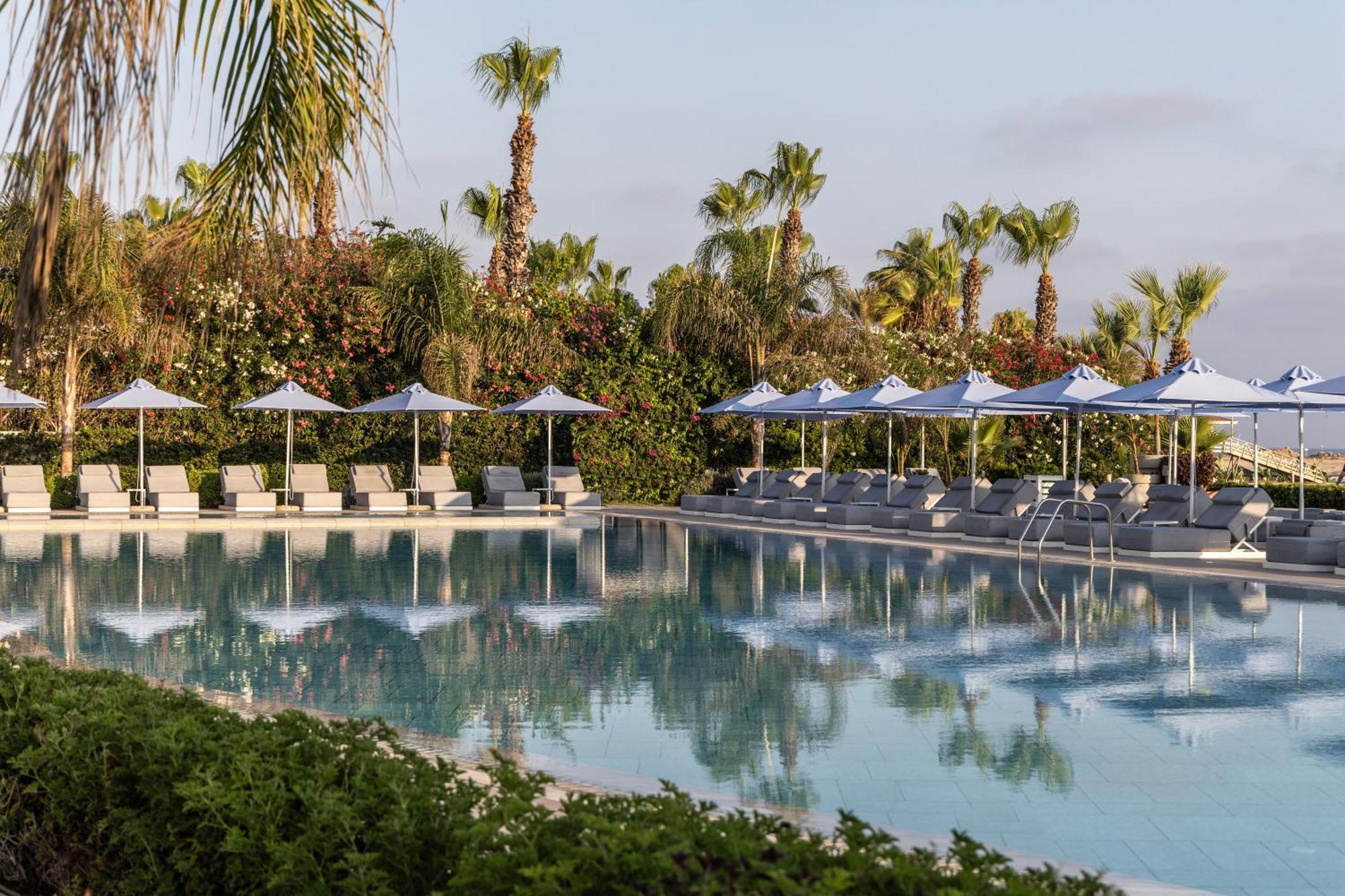 Ivi Mare - Designed For Adults By Louis Hotels Geroskipou Exteriör bild The pool at the hotel