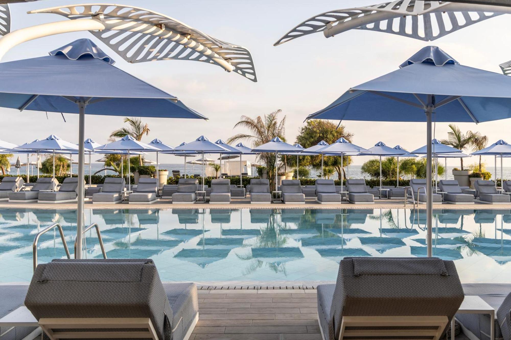 Ivi Mare - Designed For Adults By Louis Hotels Geroskipou Exteriör bild The pool at the Westin