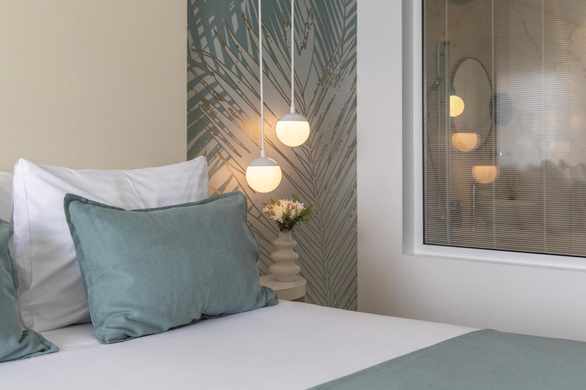 Ivi Mare - Designed For Adults By Louis Hotels Geroskipou Exteriör bild A room at the hotel