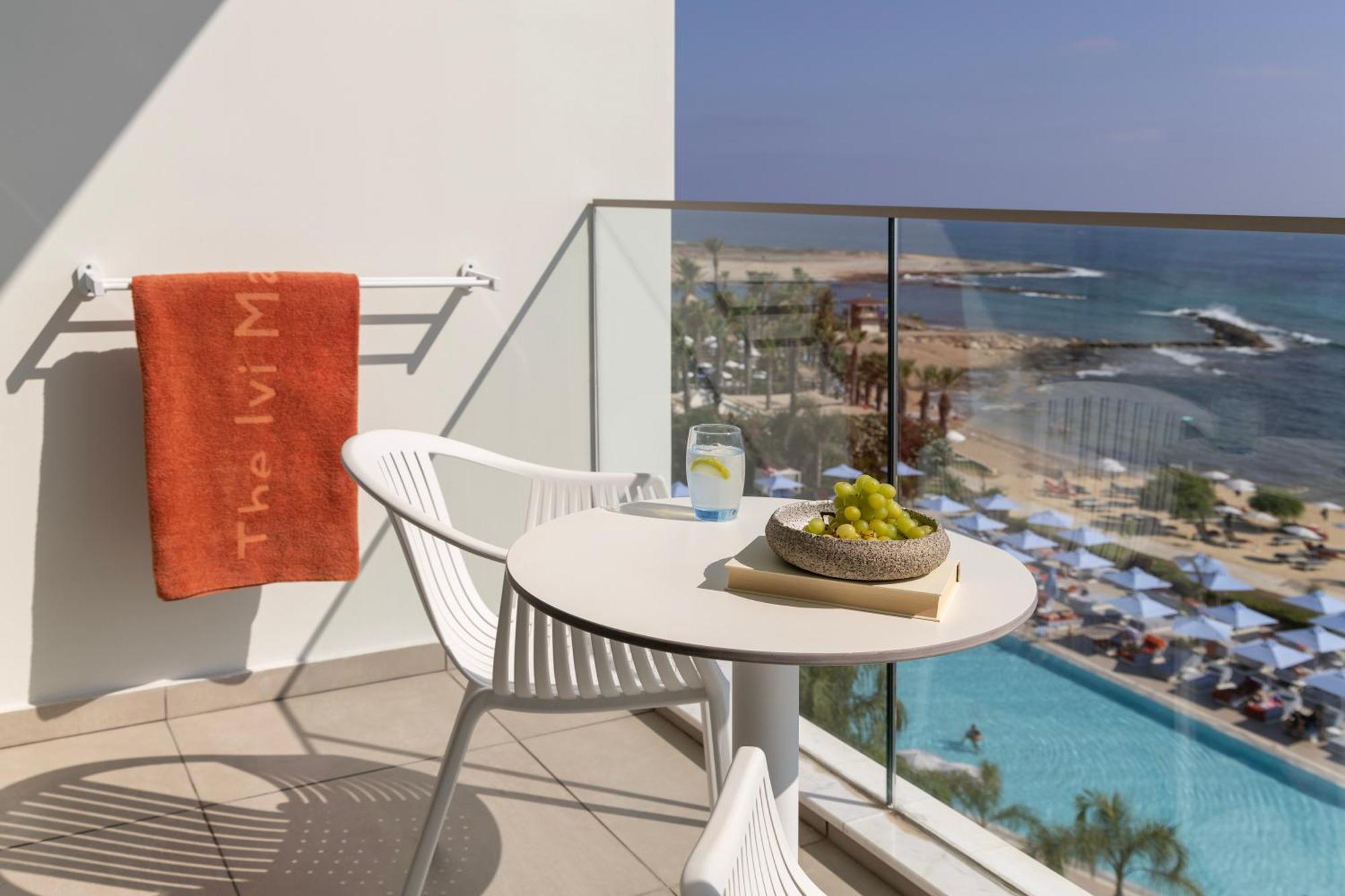 Ivi Mare - Designed For Adults By Louis Hotels Geroskipou Exteriör bild The View